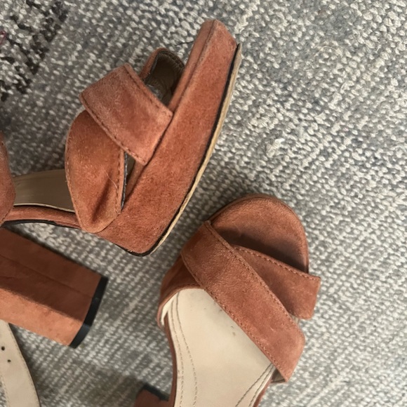 BCBG suede camel rusty color with ankle strap and platform heel - Picture 2 of 7